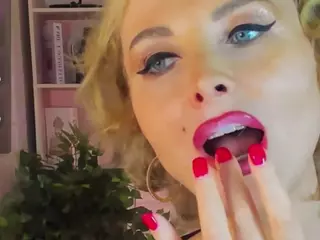 SandraKind's Live Sex Cam Show