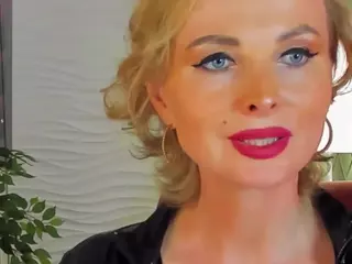 SandraKind's Live Sex Cam Show