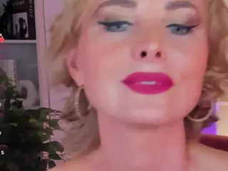 SandraKind's Live Sex Cam Show