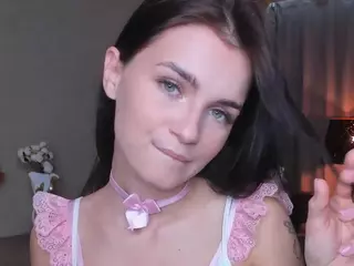 Synne-g1ows's Live Sex Cam Show