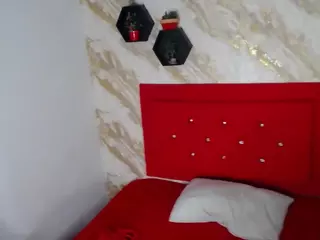 issa-love's Live Sex Cam Show