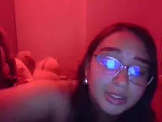 nikkigg003's Live Sex Cam Show