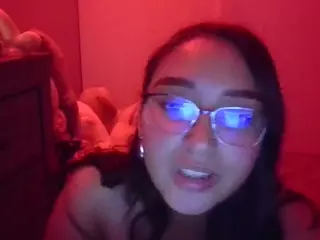 nikkigg003's Live Sex Cam Show