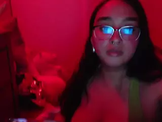 nikkigg003's Live Sex Cam Show
