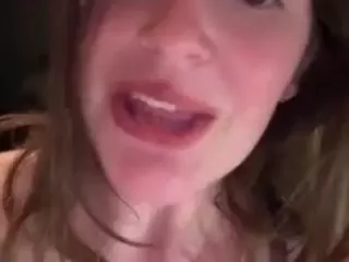 Abigail1115's Live Sex Cam Show