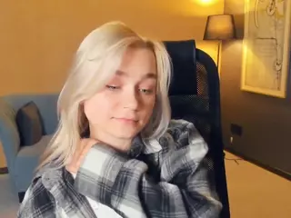 AlodiaBucker's Live Sex Cam Show