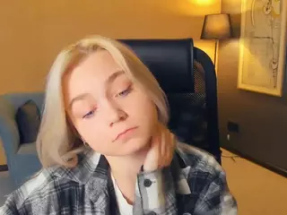 AlodiaBucker's Live Sex Cam Show