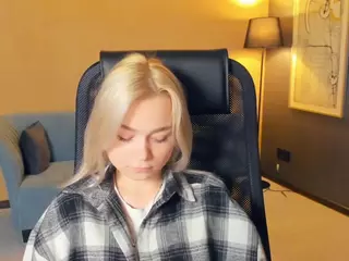 AlodiaBucker's Live Sex Cam Show