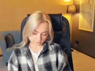 AlodiaBucker's Live Sex Cam Show