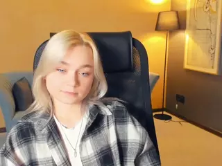 AlodiaBucker's Live Sex Cam Show
