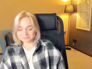 AlodiaBucker's Live Sex Cam Show