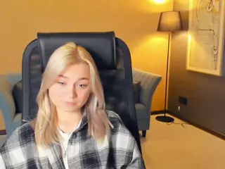 AlodiaBucker's Live Sex Cam Show