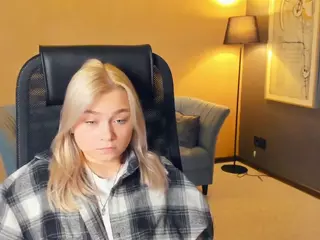 AlodiaBucker's Live Sex Cam Show