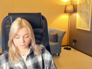 AlodiaBucker's Live Sex Cam Show