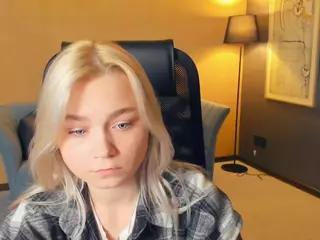 AlodiaBucker's Live Sex Cam Show