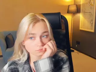 AlodiaBucker's Live Sex Cam Show