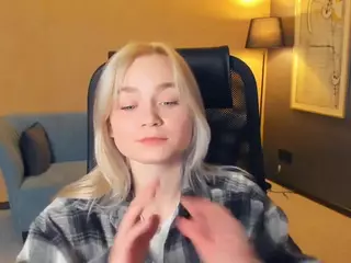 AlodiaBucker's Live Sex Cam Show