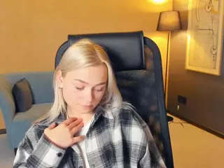 AlodiaBucker's Live Sex Cam Show