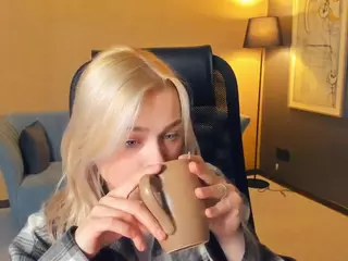 AlodiaBucker's Live Sex Cam Show