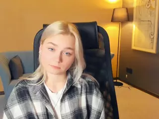 AlodiaBucker's Live Sex Cam Show