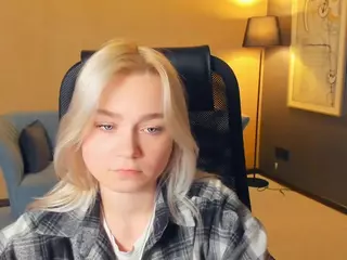 AlodiaBucker's Live Sex Cam Show