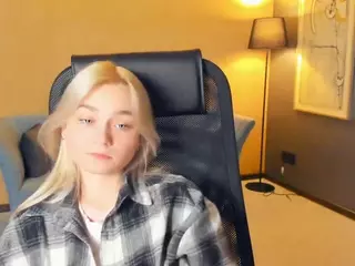 AlodiaBucker's Live Sex Cam Show