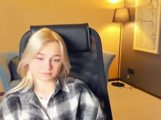 AlodiaBucker's Live Sex Cam Show