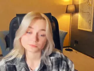 AlodiaBucker's Live Sex Cam Show