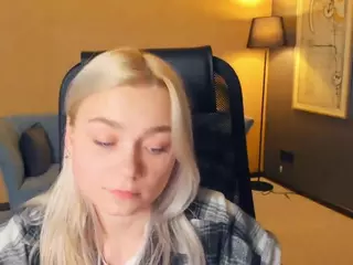 AlodiaBucker's Live Sex Cam Show