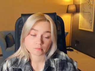 AlodiaBucker's Live Sex Cam Show