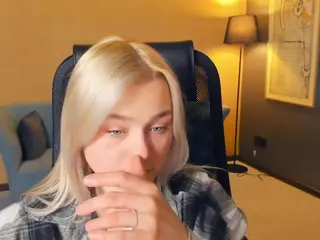 AlodiaBucker's Live Sex Cam Show