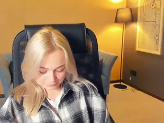 AlodiaBucker's Live Sex Cam Show