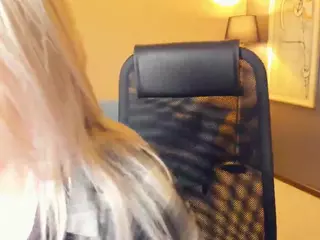 AlodiaBucker's Live Sex Cam Show