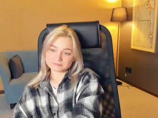 AlodiaBucker's Live Sex Cam Show