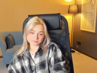 AlodiaBucker's Live Sex Cam Show