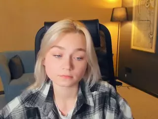 AlodiaBucker's Live Sex Cam Show