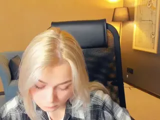 AlodiaBucker's Live Sex Cam Show