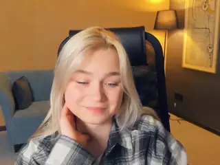 AlodiaBucker's Live Sex Cam Show