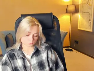AlodiaBucker's Live Sex Cam Show