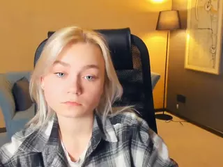 AlodiaBucker's Live Sex Cam Show