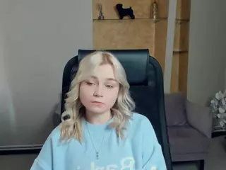 AlodiaBucker's Live Sex Cam Show