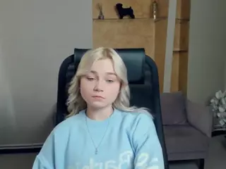 AlodiaBucker's Live Sex Cam Show