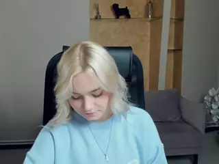 AlodiaBucker's Live Sex Cam Show