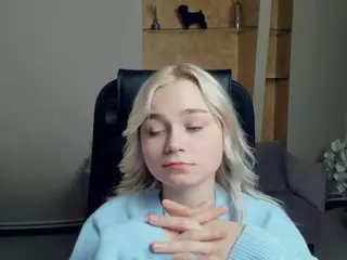 AlodiaBucker's Live Sex Cam Show