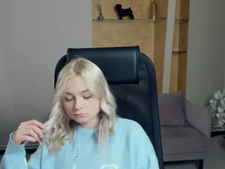 AlodiaBucker's Live Sex Cam Show
