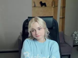 AlodiaBucker's Live Sex Cam Show