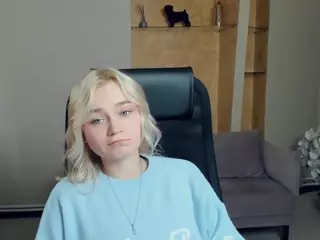 AlodiaBucker's Live Sex Cam Show