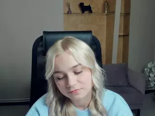 AlodiaBucker's Live Sex Cam Show