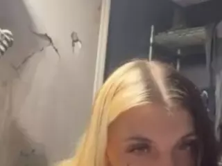 IttyBittyMeryssa's Live Sex Cam Show