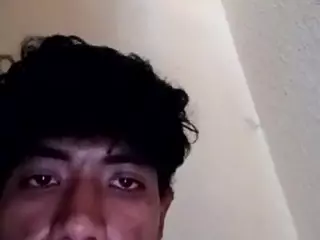 luienrimonroygar32's Live Sex Cam Show